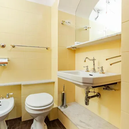 Centralissimo E Ampio Confortevole Lägenhet *